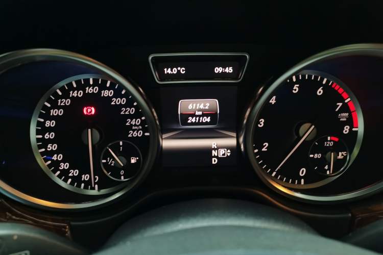 Used Mercedes-Benz M-Class 2012 ML 350 Luxury Edition Instrument Cluster