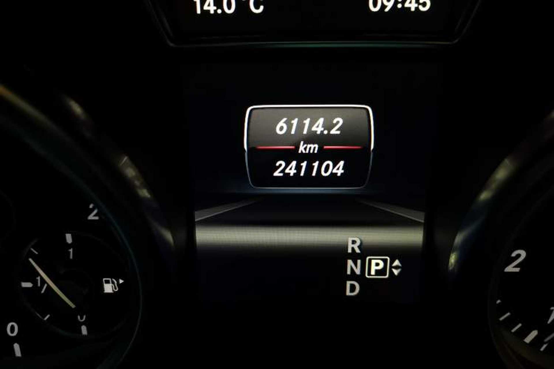 Used Mercedes-Benz M-Class 2012 ML 350 Luxury Edition Odometer Close Up
