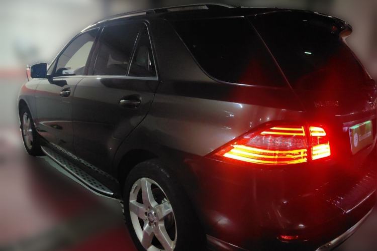 Used Mercedes-Benz M-Class 2012 ML 350 Luxury Edition Rear Left 45 Deg