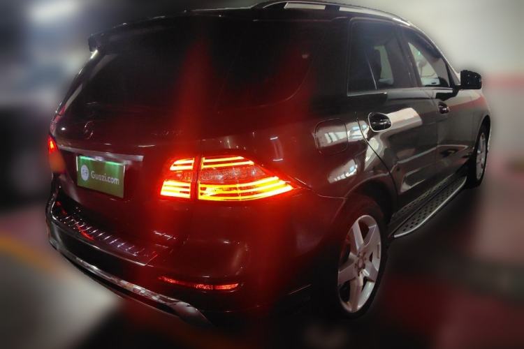 Used Mercedes-Benz M-Class 2012 ML 350 Luxury Edition Rear Right 45 Deg