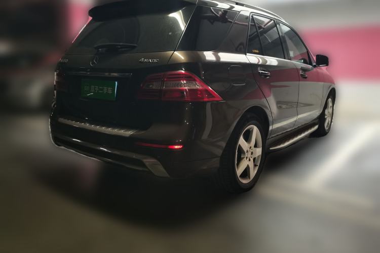Used Mercedes-Benz M-Class 2012 ML 350 Luxury Edition Rear Right 45 Deg