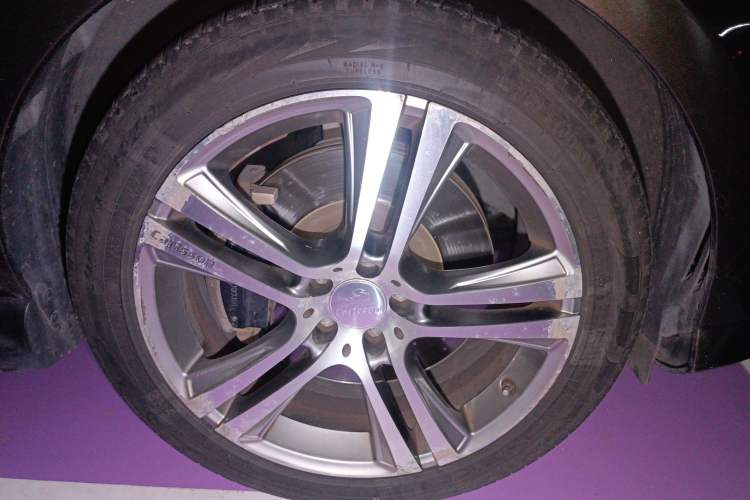 Used Mercedes-Benz M-Class 2012 ML 350 Sport Edition Right Front Wheel Hub