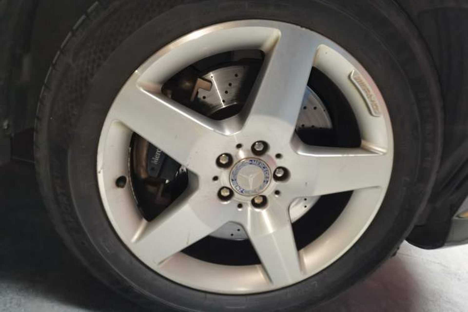 Used Mercedes-Benz M-Class 2012 ML 350 Luxury Edition Right Front Wheel Hub