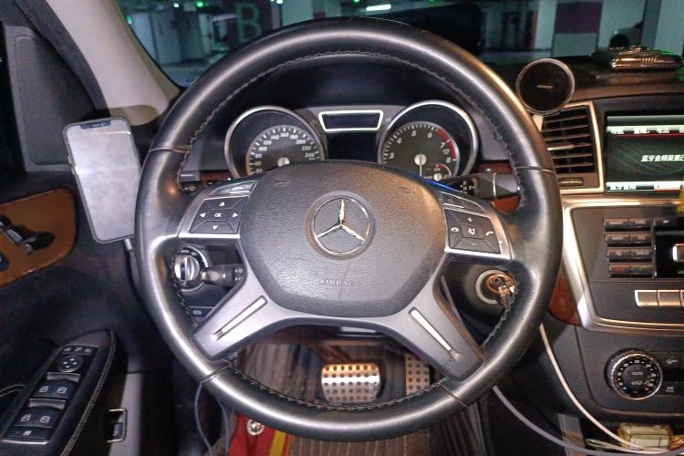 Used Mercedes-Benz M-Class 2012 ML 350 Sport Edition Steering Wheel