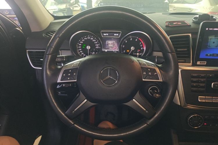 Used Mercedes-Benz M-Class 2012 ML 300 Steering Wheel