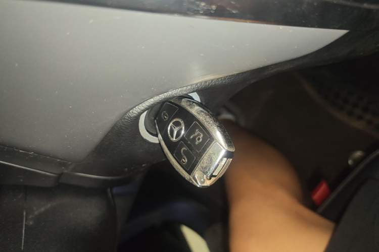 Used Mercedes-Benz M-Class 2012 ML 300 Vehicle Key