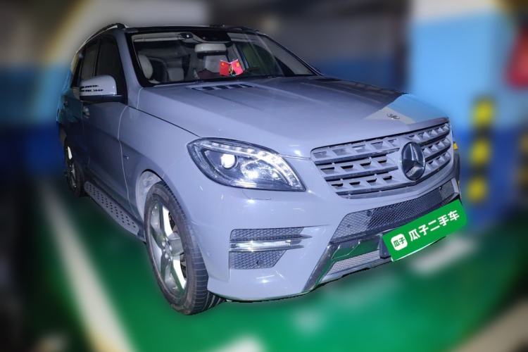 Used Mercedes-Benz M-Class 2012 ML 350 Luxury Edition Front Right 45 Deg