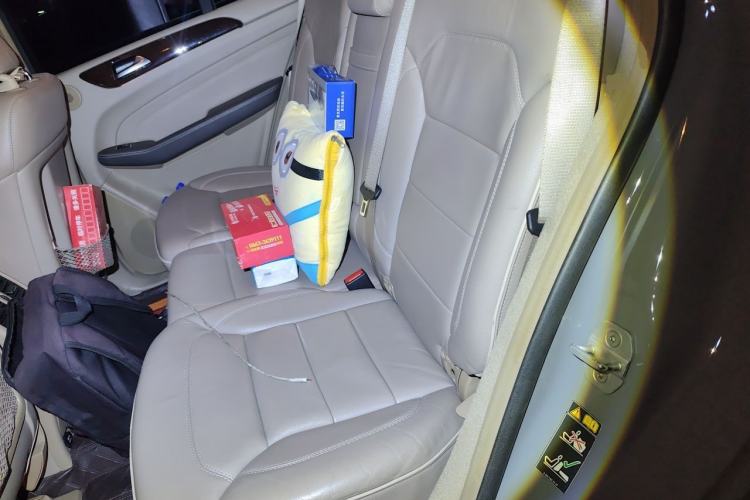 Used Mercedes-Benz M-Class 2012 ML 350 Luxury Edition Left Rear Seat