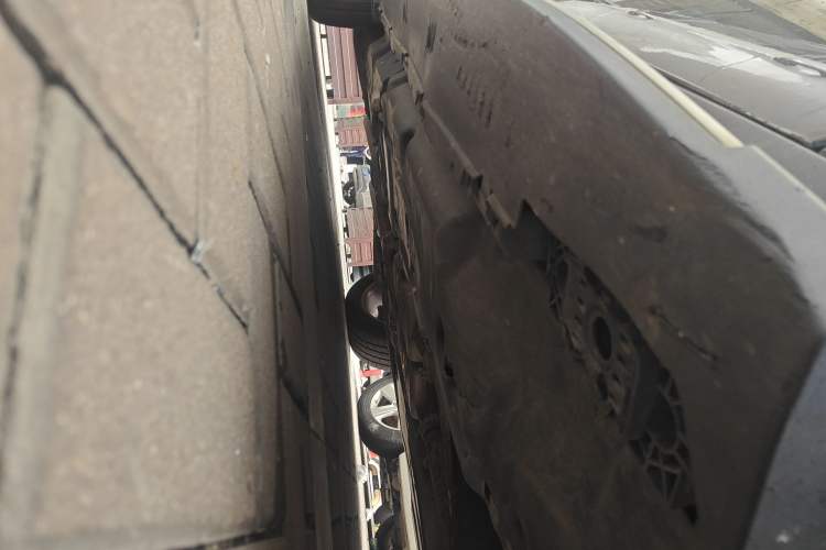 Used Mercedes-Benz M-Class 2012 ML 350 Sport Edition Chassis Front Right