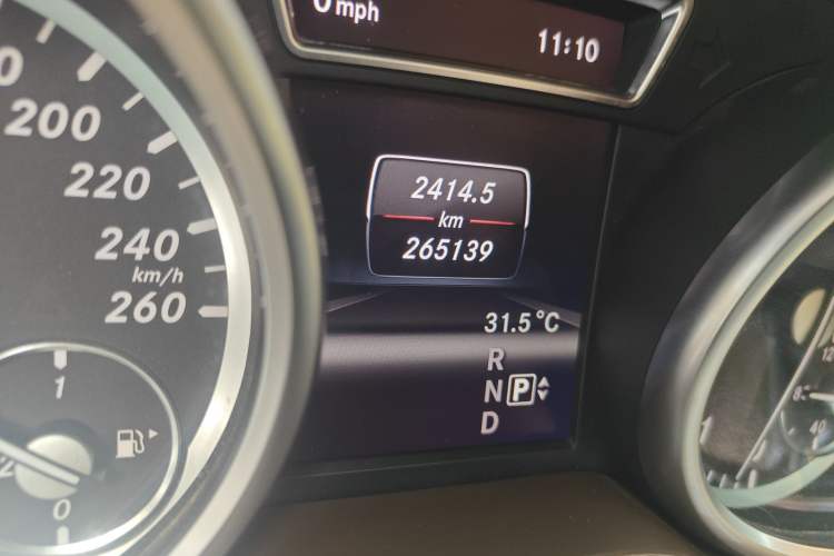 Used Mercedes-Benz M-Class 2012 ML 350 Sport Edition Odometer Close Up