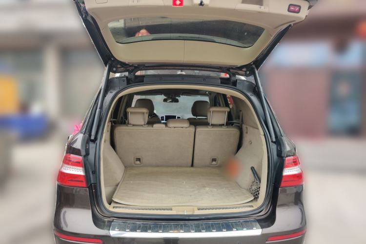 Used Mercedes-Benz M-Class 2012 ML 350 Sport Edition Trunk