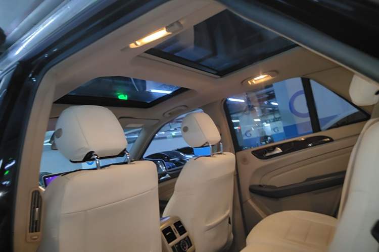 Used Mercedes-Benz M-Class 2012 ML 350 Sport Edition Headliner