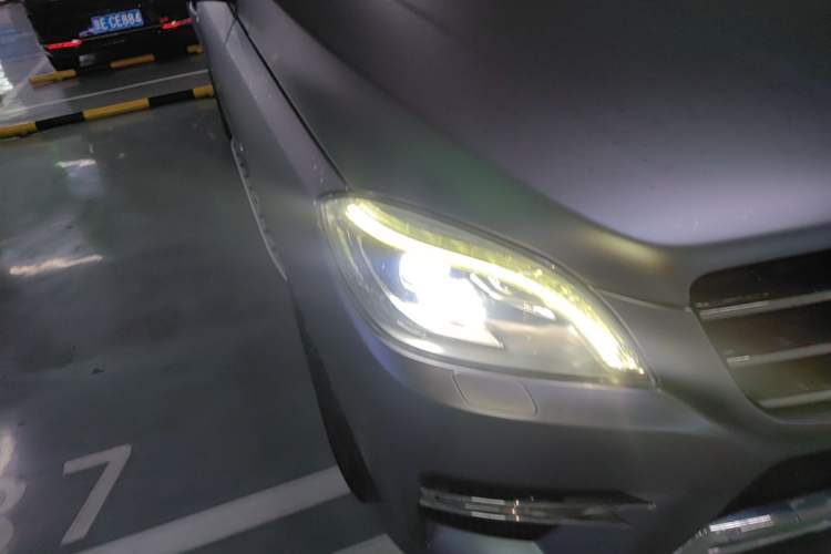 Used Mercedes-Benz M-Class 2012 ML 350 Sport Edition Right Front Headlight