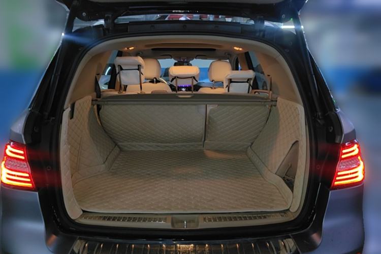Used Mercedes-Benz M-Class 2012 ML 350 Sport Edition Trunk