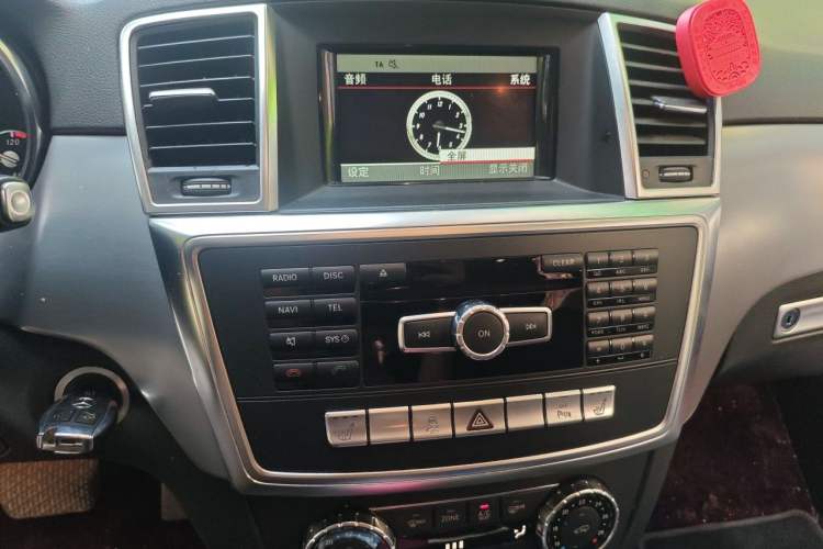 Used Mercedes-Benz M-Class 2012 ML 300 Audio And AC Panel