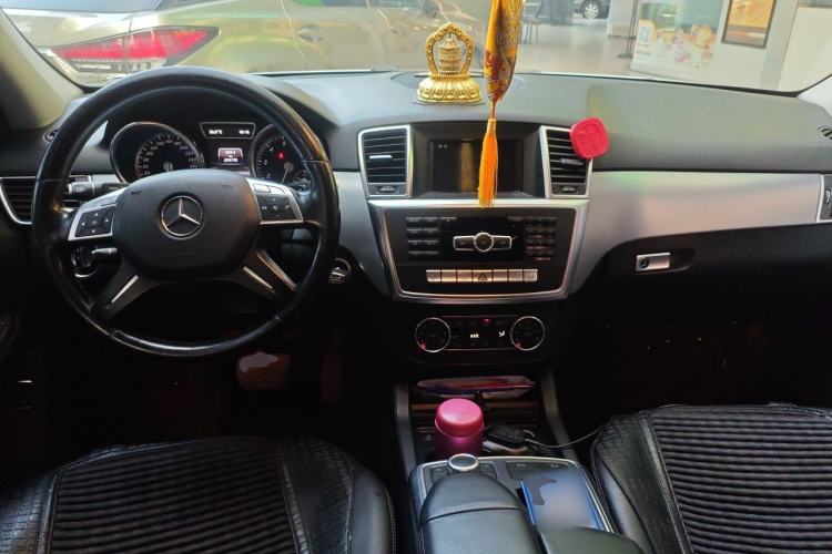 Used Mercedes-Benz M-Class 2012 ML 300 Center Console