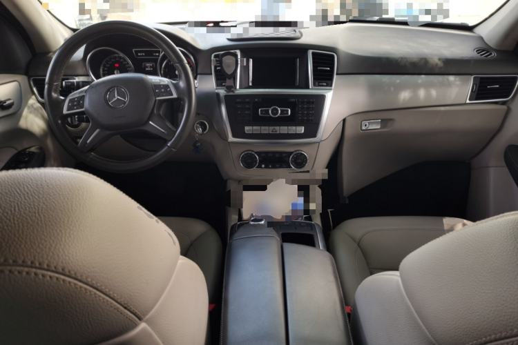 Used Mercedes-Benz M-Class 2012 ML 300 Center Console
