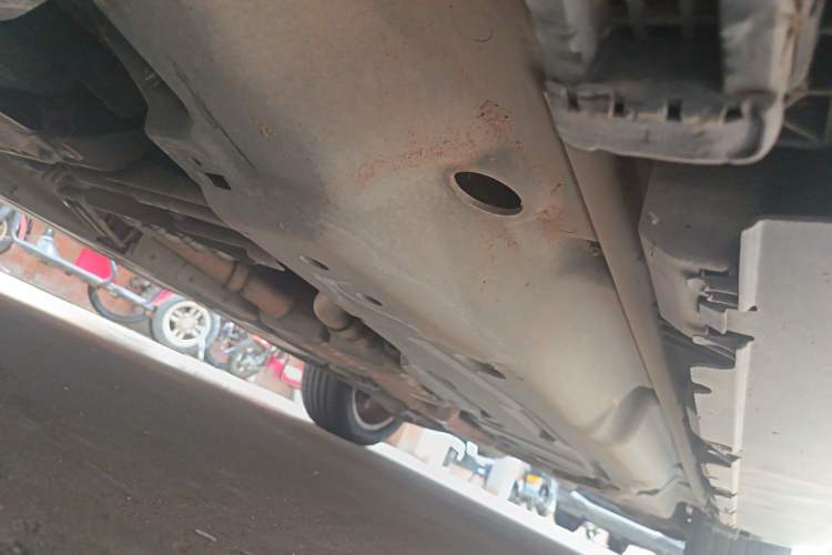 Used Mercedes-Benz M-Class 2012 ML 350 Luxury Edition Chassis Front Left