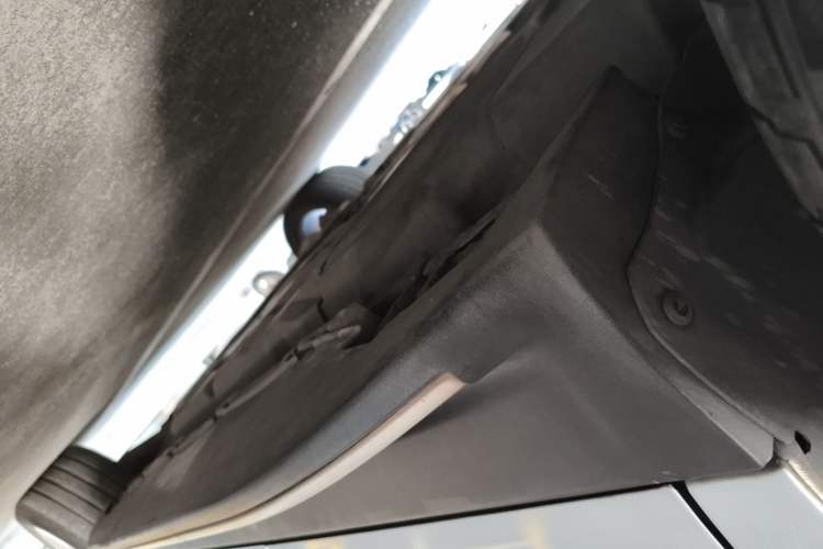Used Mercedes-Benz M-Class 2012 ML 300 Chassis Rear Right