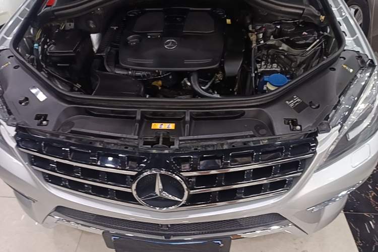 Used Mercedes-Benz M-Class 2012 ML 350 Sport Edition Engine Bay