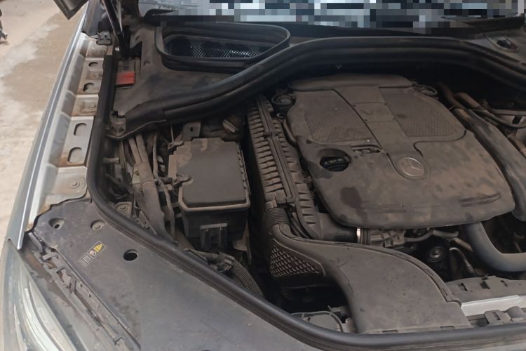 Used Mercedes-Benz M-Class 2012 ML 350 Luxury Edition Engine Bay Right