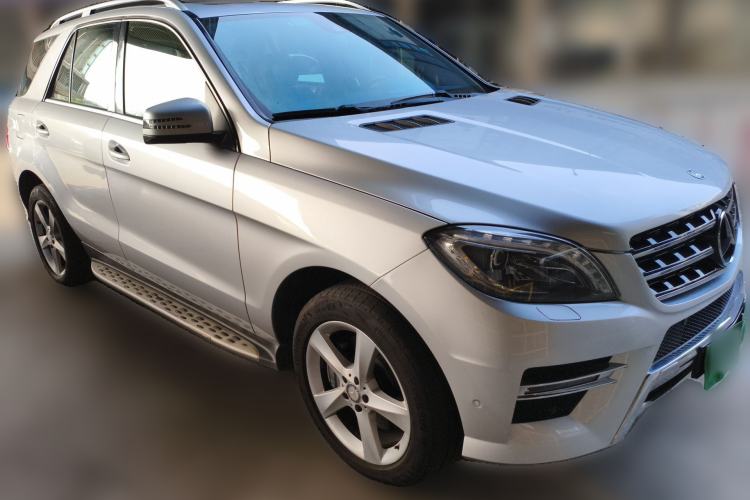 Used Mercedes-Benz M-Class 2012 ML 300 Front Right 45 Deg