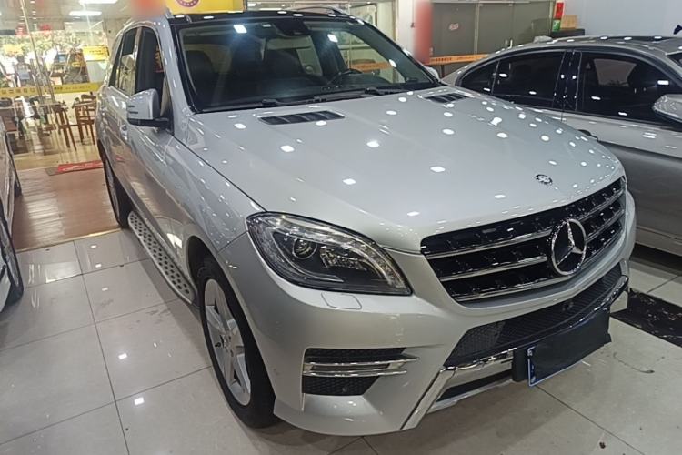 Used Mercedes-Benz M-Class 2012 ML 350 Sport Edition Front Right 45 Deg