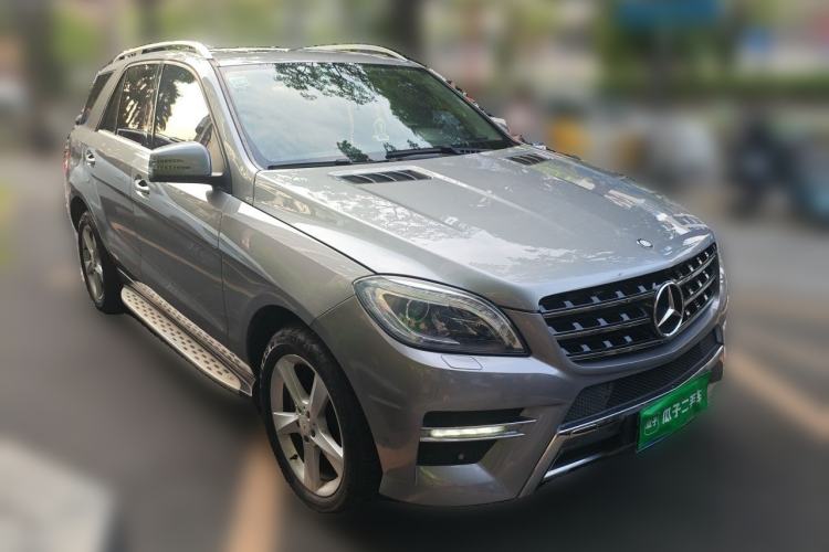 Used Mercedes-Benz M-Class 2012 ML 300 Front Right 45 Deg