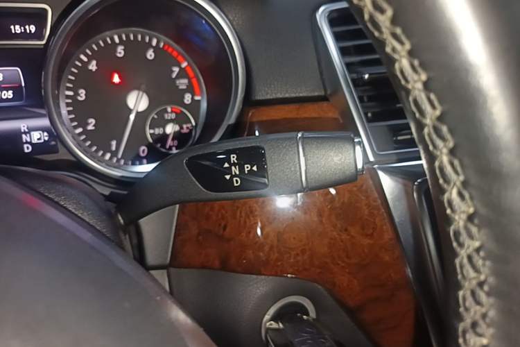 Used Mercedes-Benz M-Class 2012 ML 350 Sport Edition Gear Lever