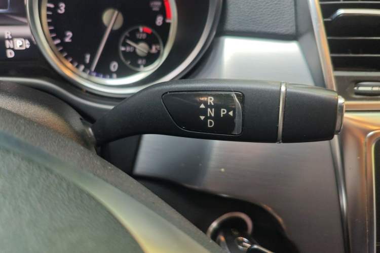Used Mercedes-Benz M-Class 2012 ML 300 Gear Lever