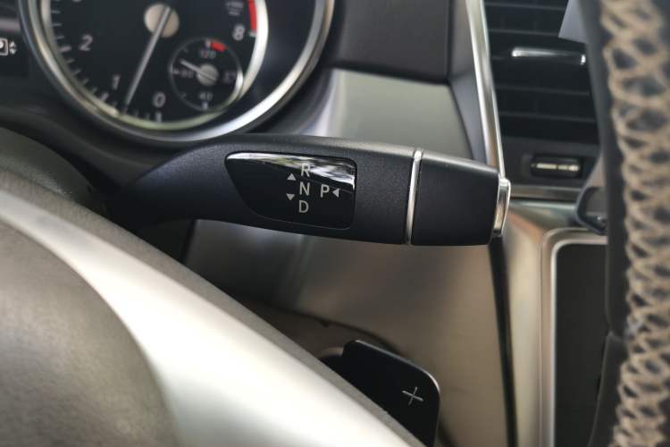 Used Mercedes-Benz M-Class 2012 ML 300 Gear Lever