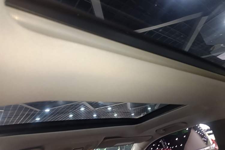 Used Mercedes-Benz M-Class 2012 ML 350 Sport Edition Headliner