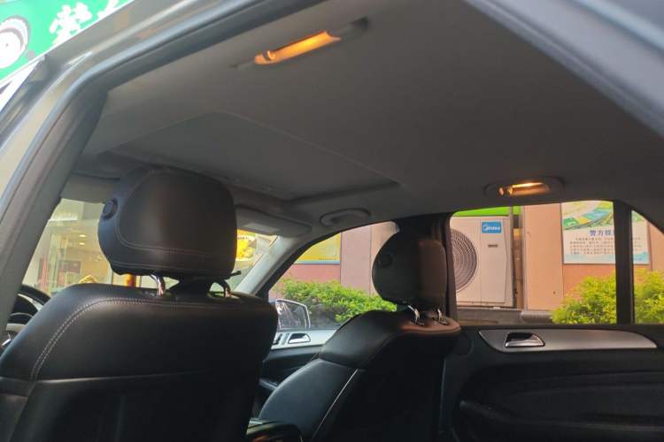 Used Mercedes-Benz M-Class 2012 ML 300 Headliner