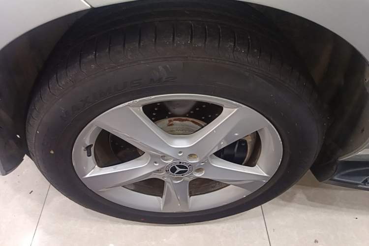 Used Mercedes-Benz M-Class 2012 ML 350 Sport Edition Left Front Wheel Hub