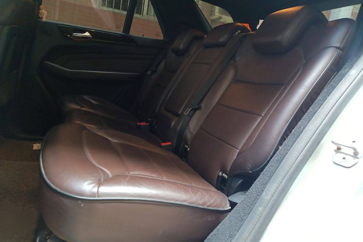 Used Mercedes-Benz M-Class 2012 ML 350 Luxury Edition Left Rear Seat