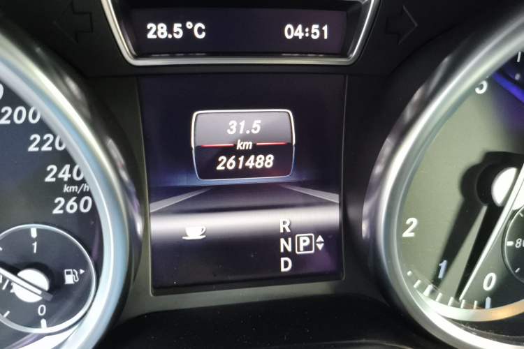 Used Mercedes-Benz M-Class 2012 ML 300 Odometer Close Up