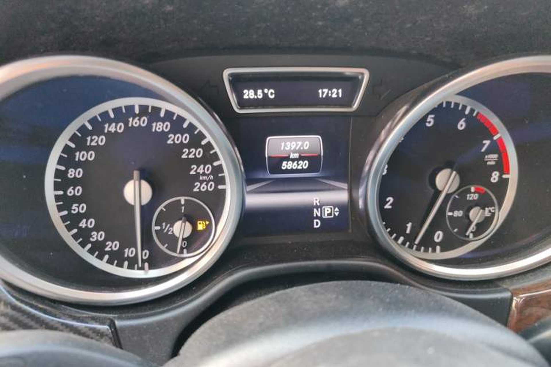 Used Mercedes-Benz M-Class 2012 ML 350 Sport Edition Odometer Close Up
