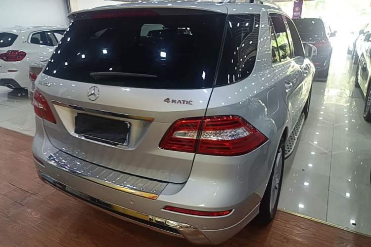 Used Mercedes-Benz M-Class 2012 ML 350 Sport Edition Rear Right 45 Deg