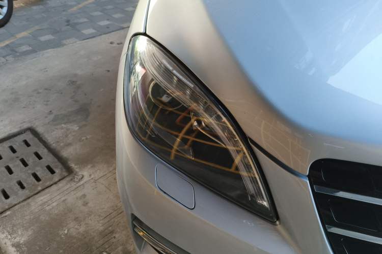 Used Mercedes-Benz M-Class 2012 ML 300 Right Front Headlight