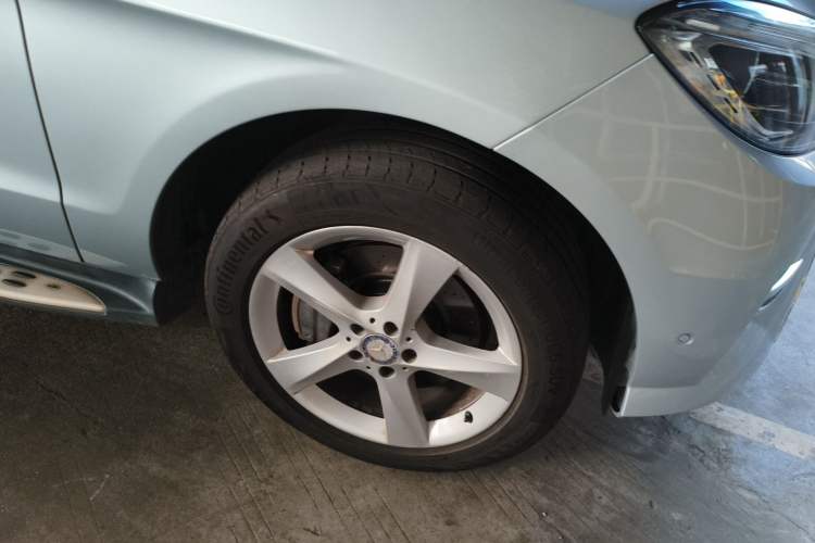Used Mercedes-Benz M-Class 2012 ML 300 Right Front Wheel Hub