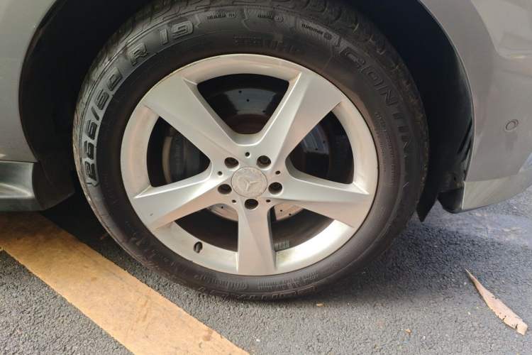 Used Mercedes-Benz M-Class 2012 ML 300 Right Front Wheel Hub