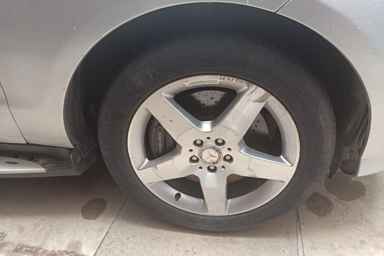 Used Mercedes-Benz M-Class 2012 ML 350 Luxury Edition Right Front Wheel Hub
