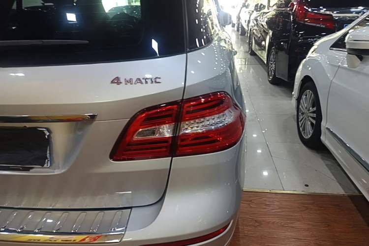 Used Mercedes-Benz M-Class 2012 ML 350 Sport Edition Right Rear Taillight
