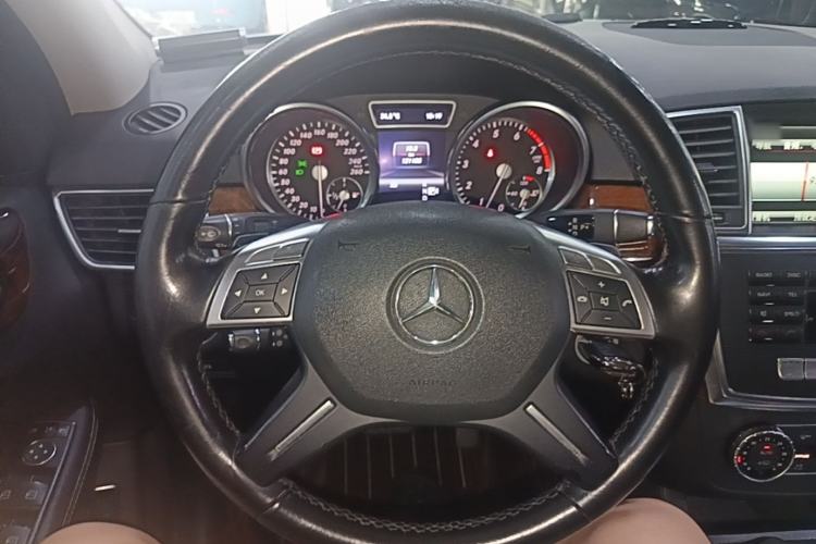 Used Mercedes-Benz M-Class 2012 ML 350 Sport Edition Steering Wheel