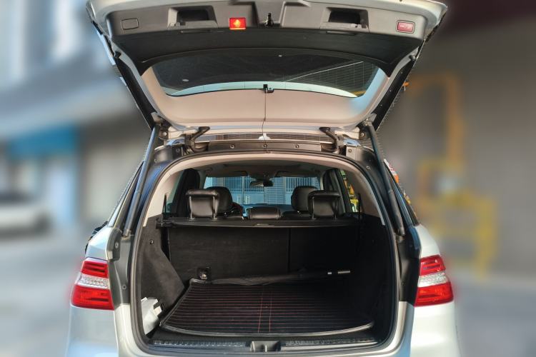 Used Mercedes-Benz M-Class 2012 ML 300 Trunk