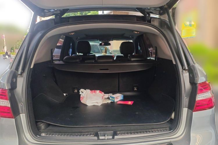 Used Mercedes-Benz M-Class 2012 ML 300 Trunk