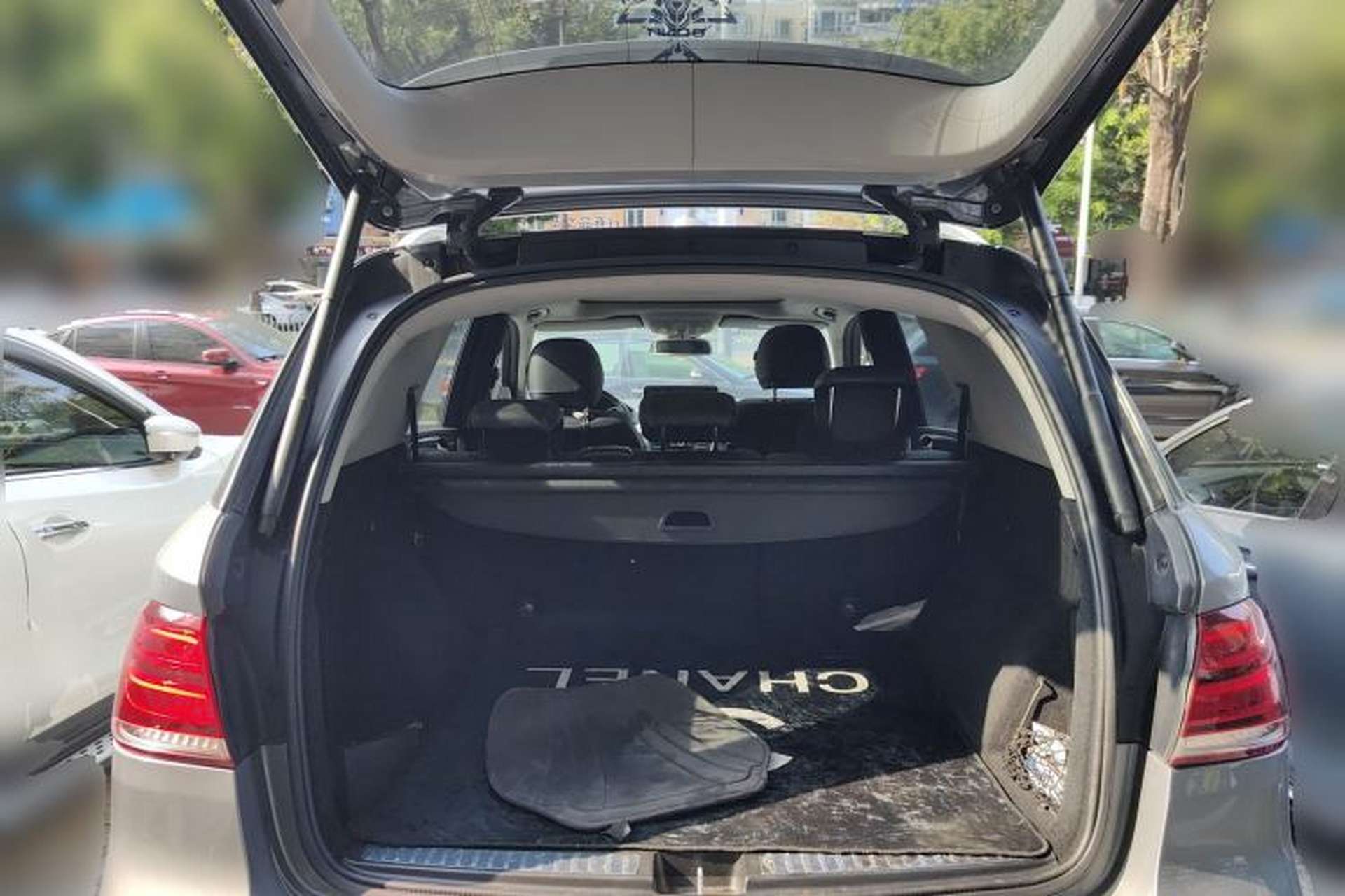 Used Mercedes-Benz M-Class 2012 ML 350 Sport Edition Trunk