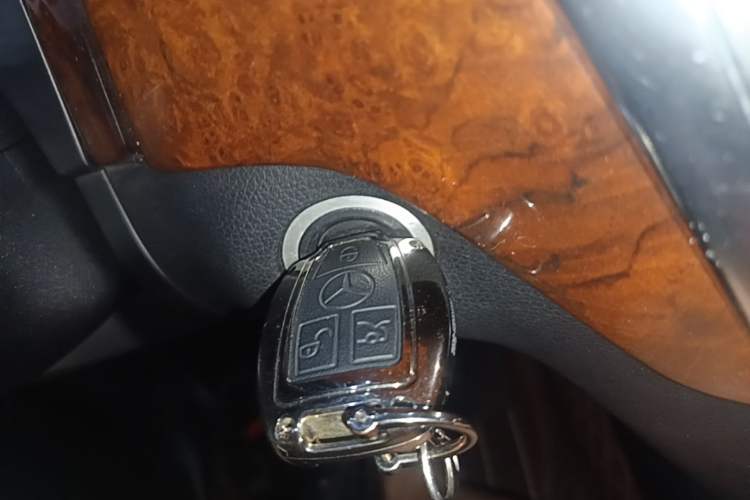 Used Mercedes-Benz M-Class 2012 ML 350 Sport Edition Vehicle Key