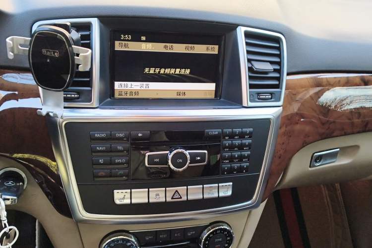 Used Mercedes-Benz M-Class 2012 ML 350 Sport Edition Audio And AC Panel