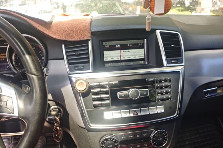 Used Mercedes-Benz M-Class 2012 ML 300 Audio And AC Panel